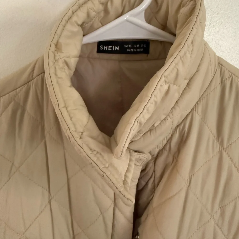 Women’s Quilted Tan Puffer Jacket, Size XL - Picture 2 of 4